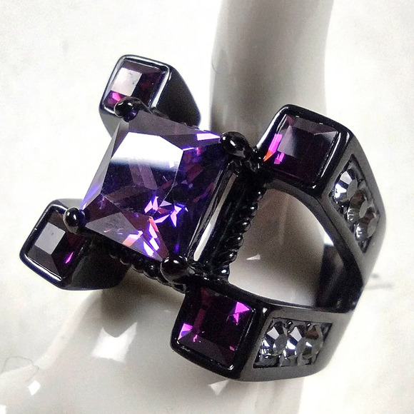 Steampunk Gothic Statement Ring - Picture 3 of 17